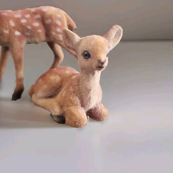 Vintage Flocked Felt Fawn Deer Laying Down White Spots Lightweight 3.5" Tall - Picture 2 of 4